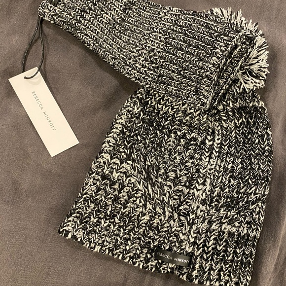 Hat & half mitts - Picture 2 of 3